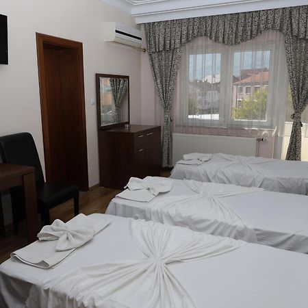 Hotel Leo Peje Buitenkant foto