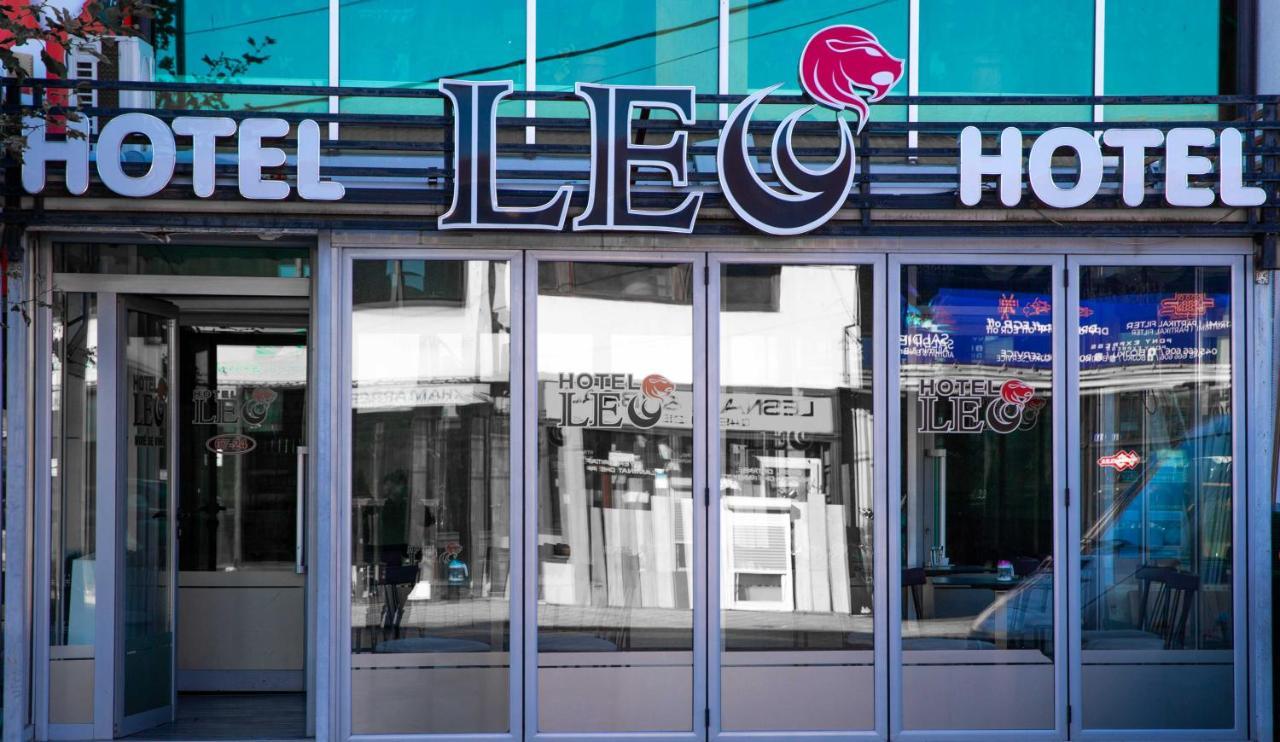 Hotel Leo Peje Buitenkant foto