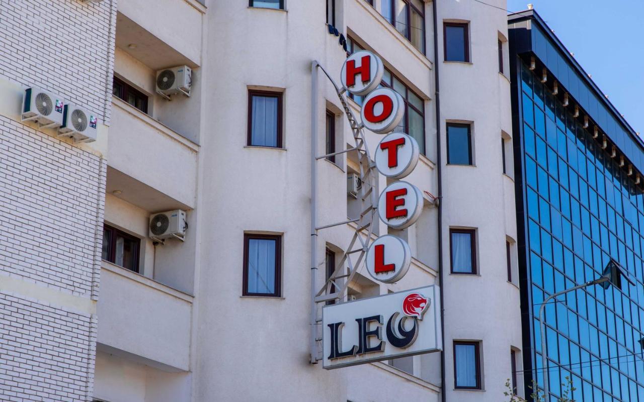 Hotel Leo Peje Buitenkant foto