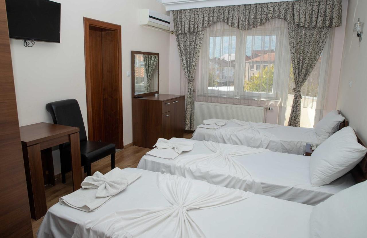 Hotel Leo Peje Buitenkant foto